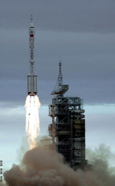 Lansarea misiuni Shenzhou 6