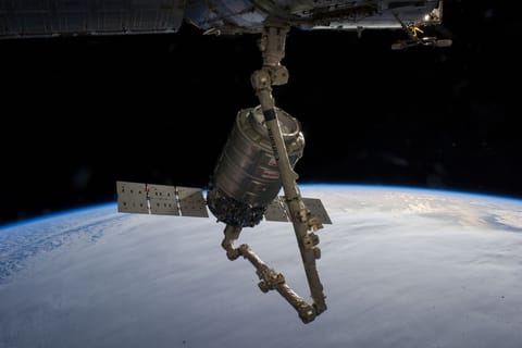 Andocare modulul spatial american Cygnus