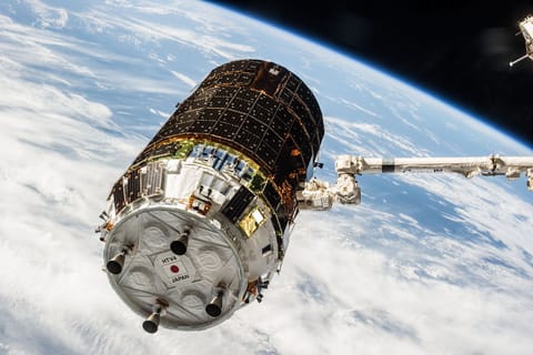 Andocarea modulului spațial japonez HTV (H-II Transfer Vehicle)